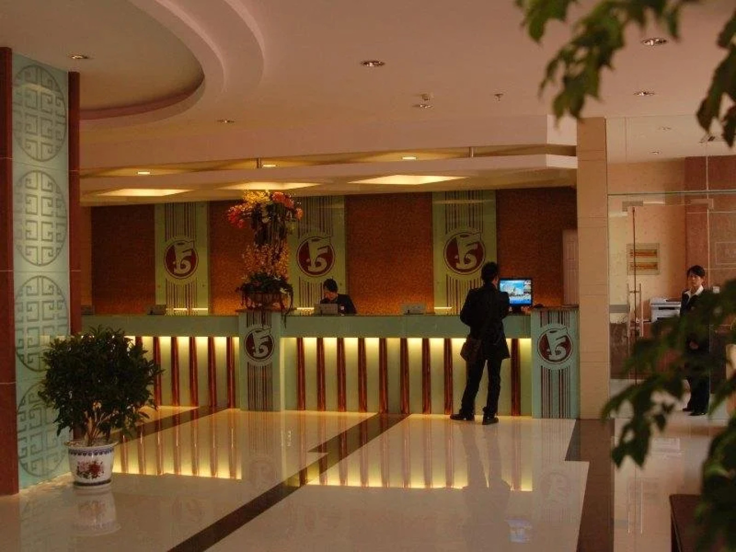 东方大酒店(开化江滨路店)