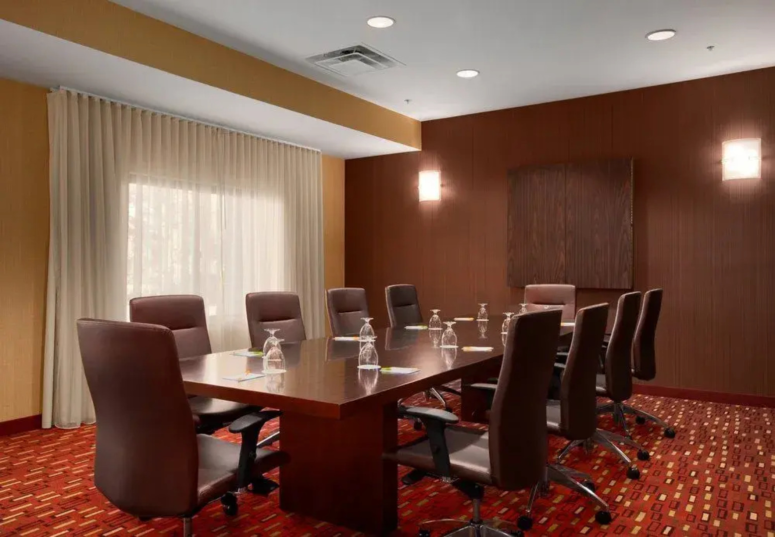 Courtyard Wall at Monmouth Shores Corporate Park