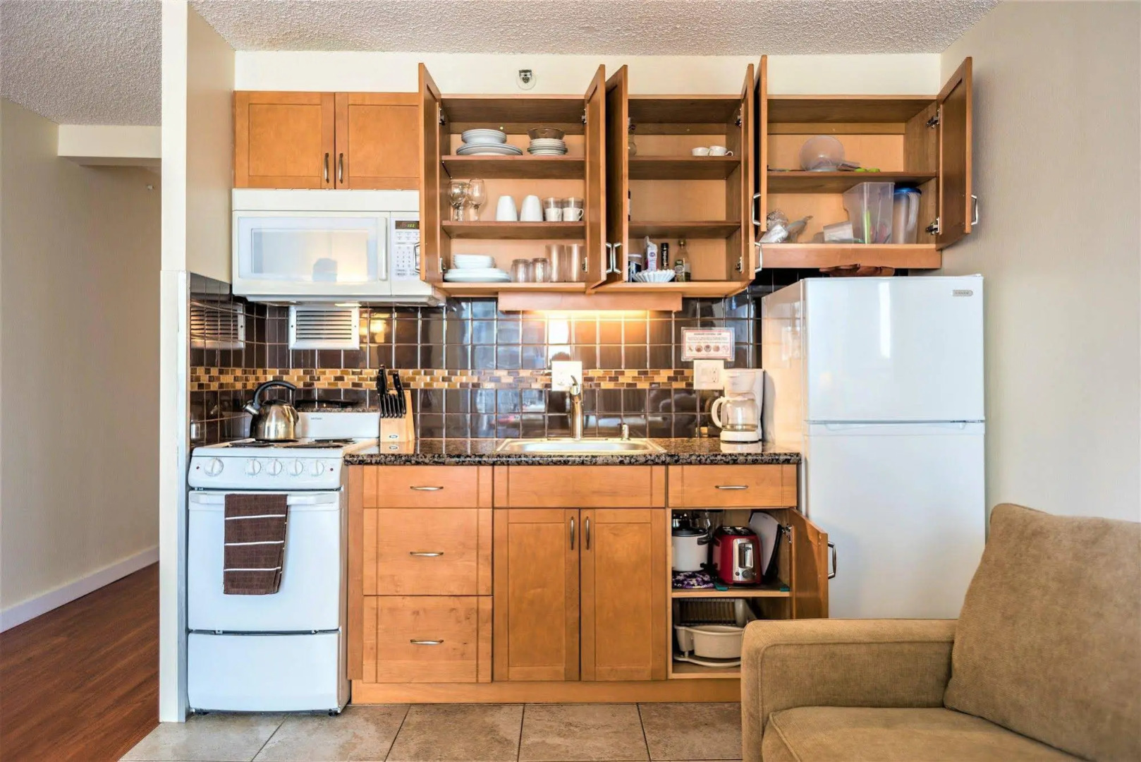 Waikiki Place - the Place to be in Waikiki