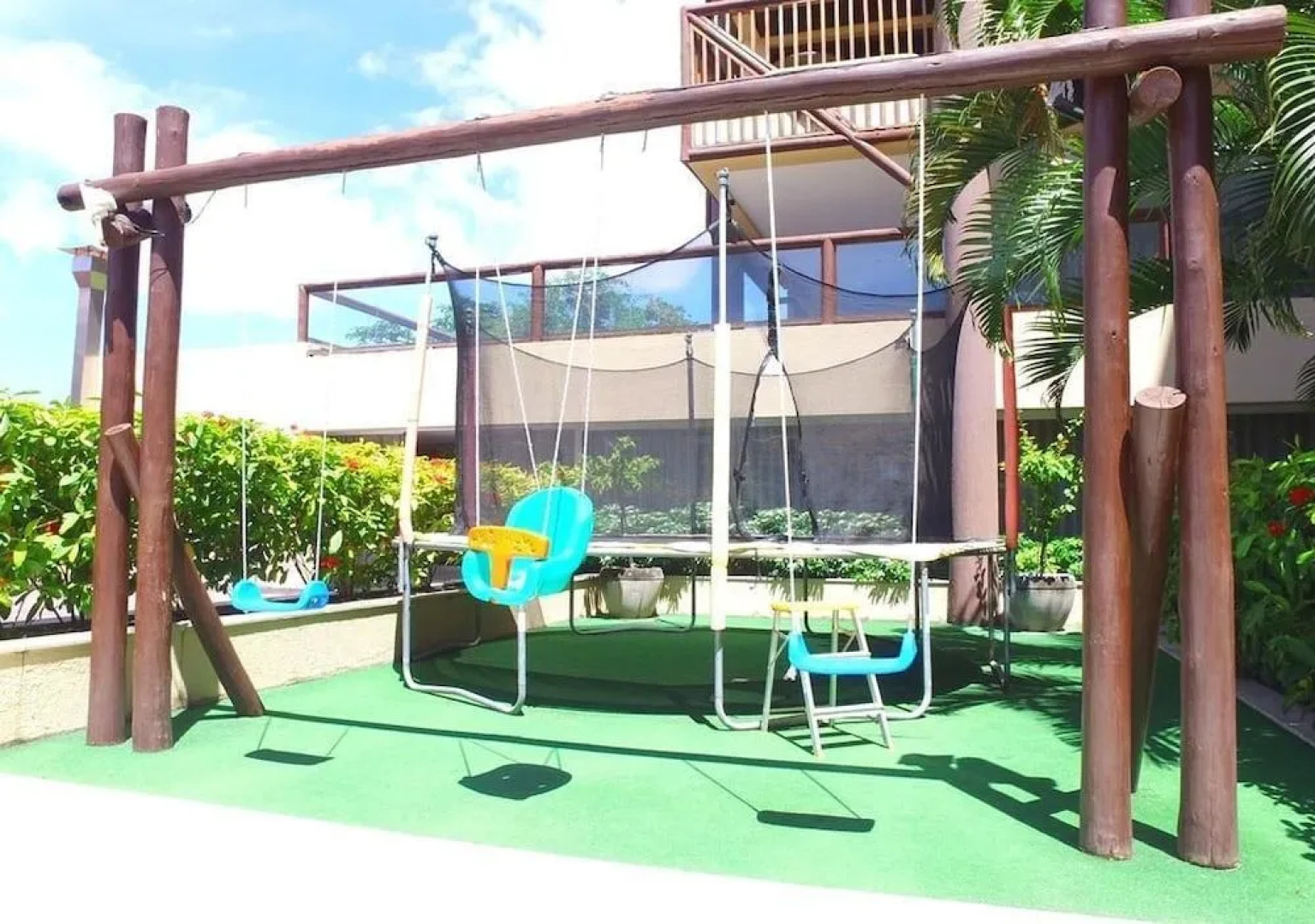 Cobertura Beira-Mar c/ Piscina Privativa – Barra Bali 417