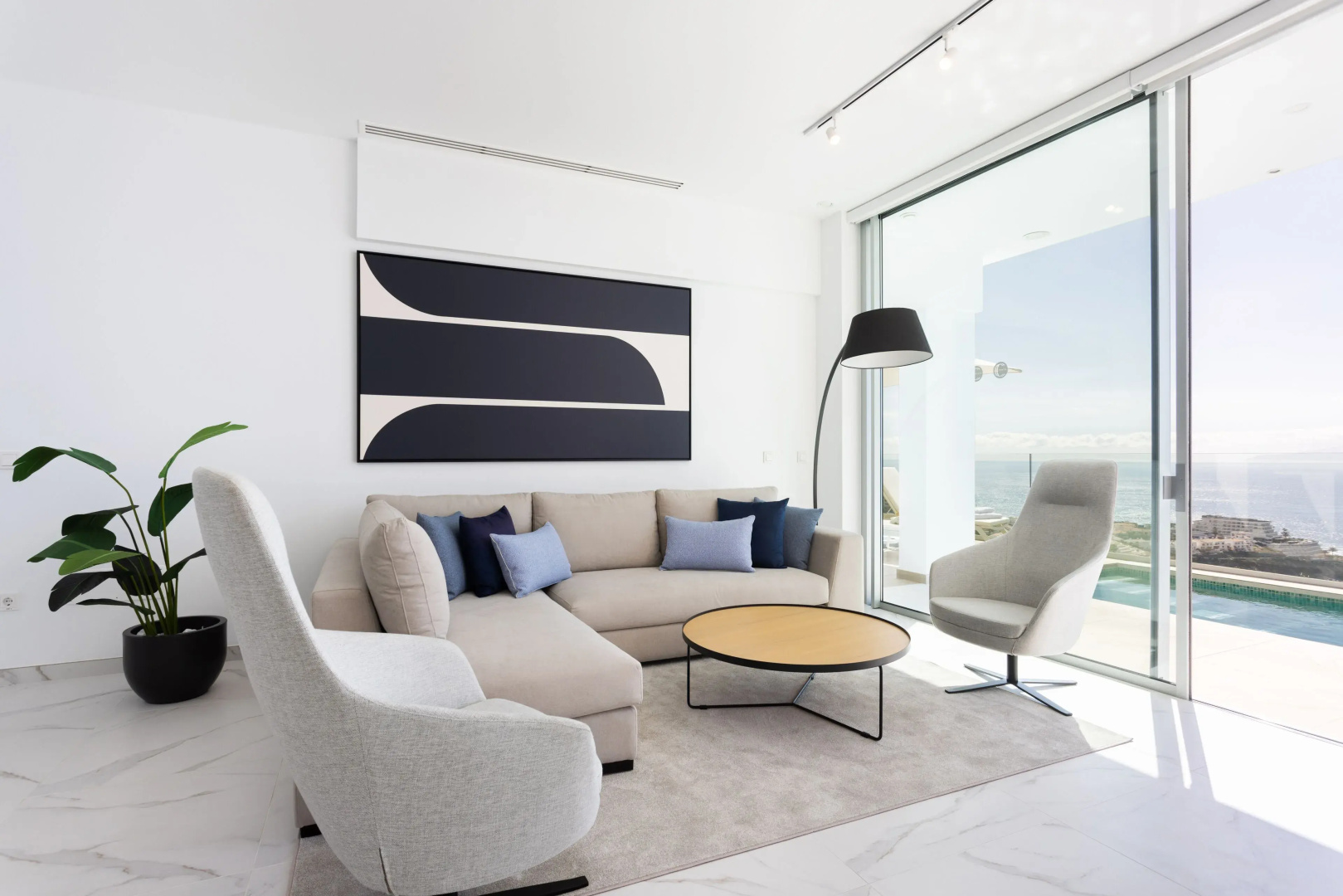 Crystal I Luxury Apartments