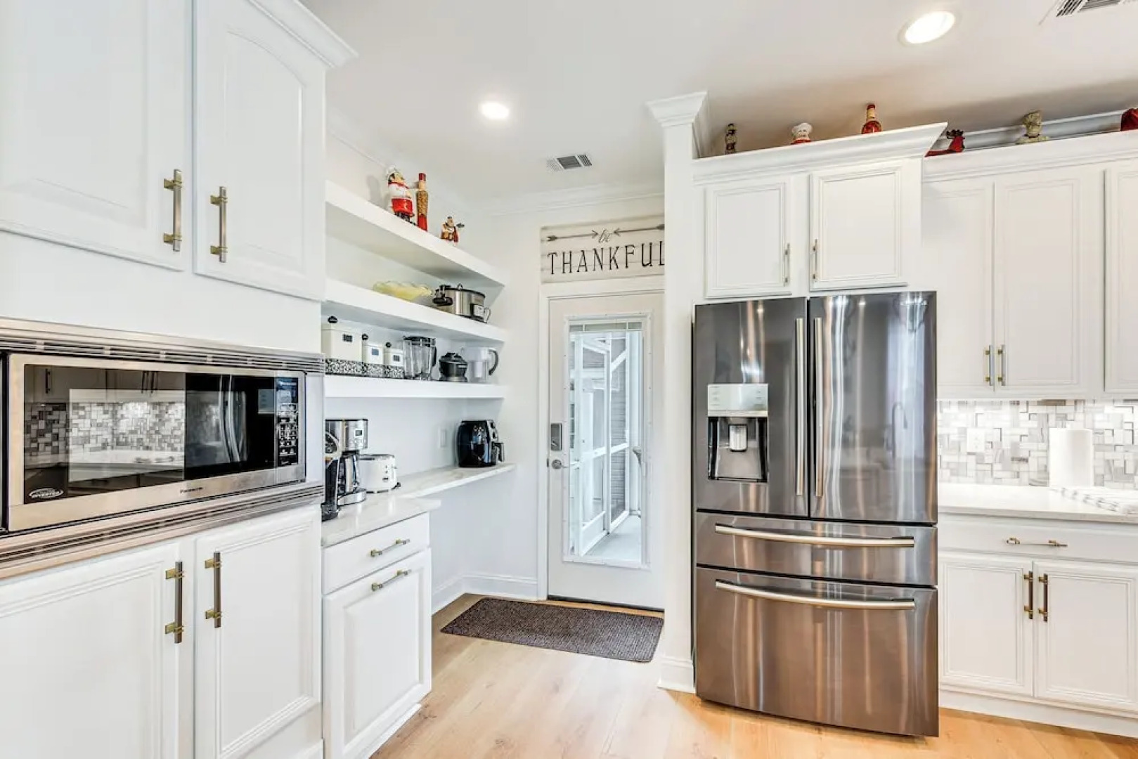 Charming Bluffton Home w/ Yard ~ 3 Mi to Beaches!