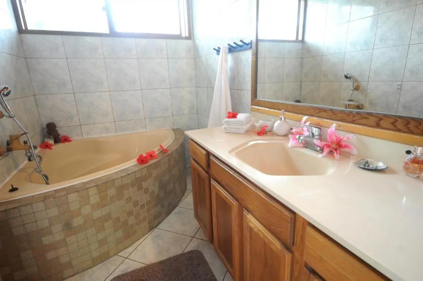 #2 Beach Villa Bliss by TAHITI VILLAS