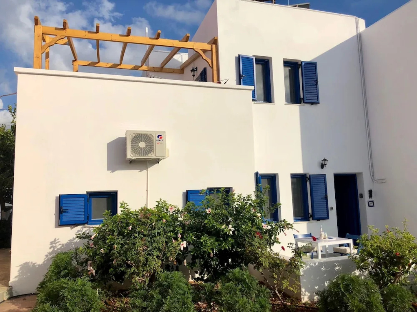 Aphrodite and Apollo Apartments