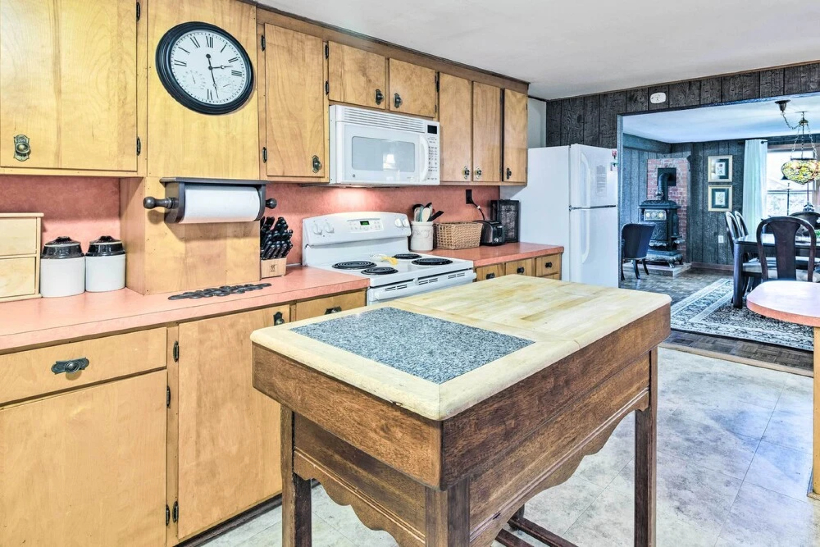 Horse Shoe Getaway - Porch, Grill & Fire Pit!