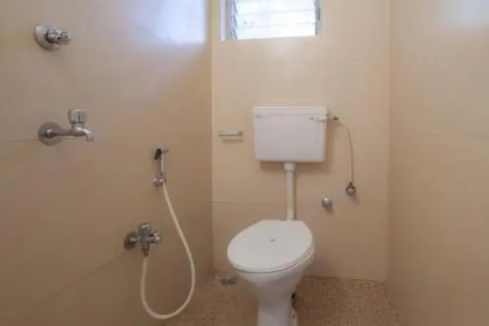 1 BR Guest house in Miramar (EC59), by GuestHouser