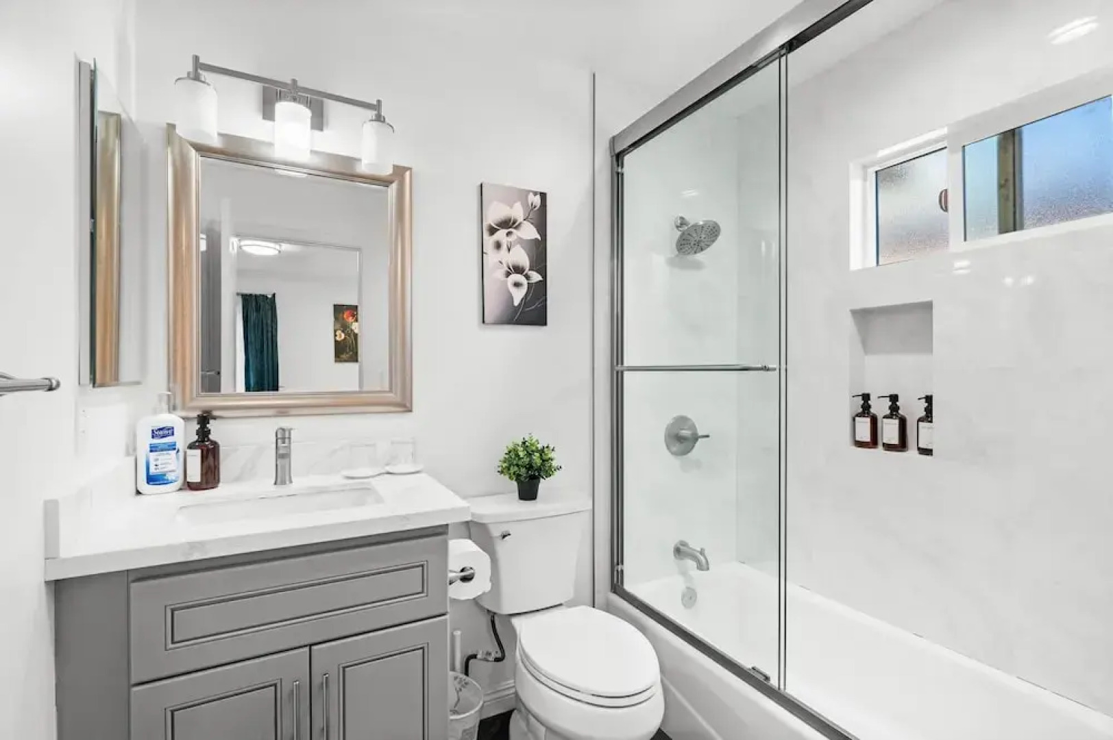 Comfy Retreat With Yard Cozy Interiors