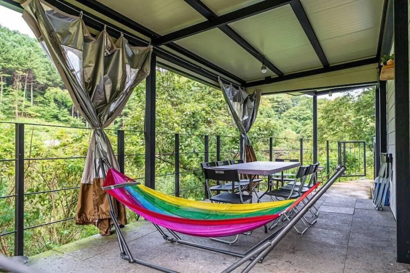 Vivaldi white house in vally