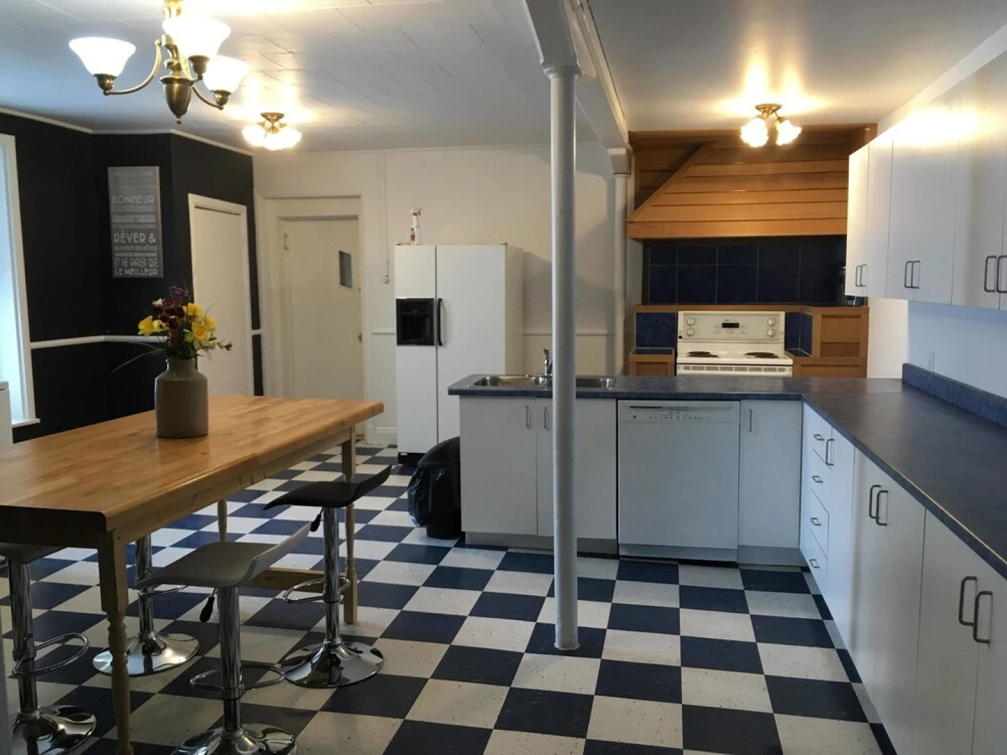 Auberge au toit rouge