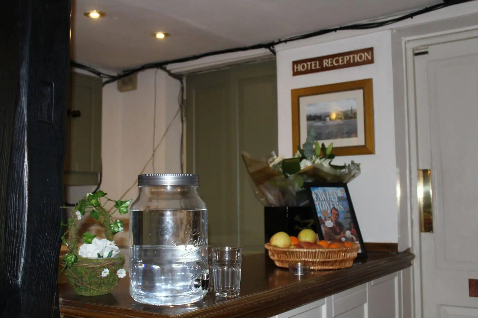 The Whyte Harte Hotel - Inn