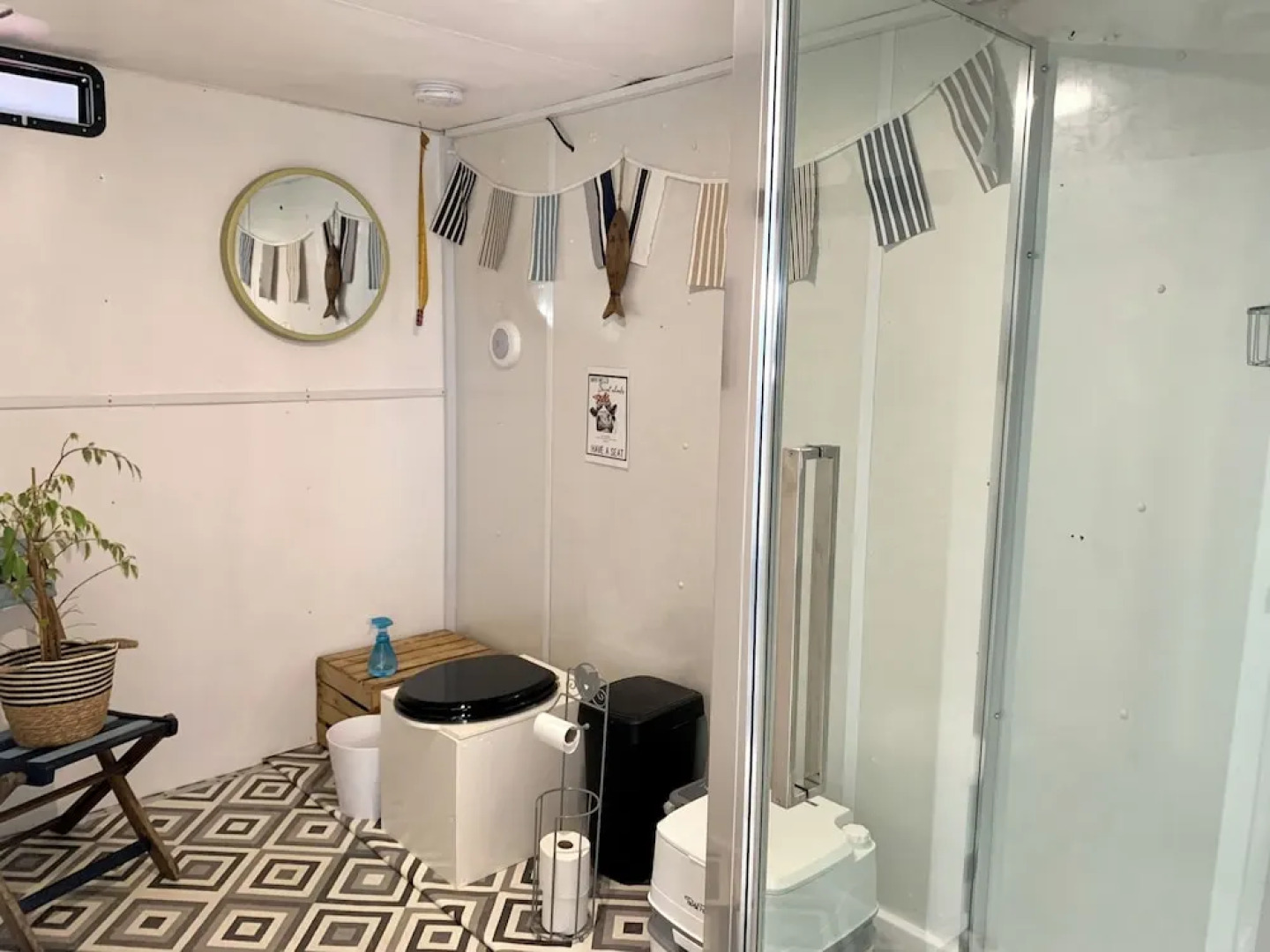 Tregantle Farm Eco Glampsite Super Safari Cabin