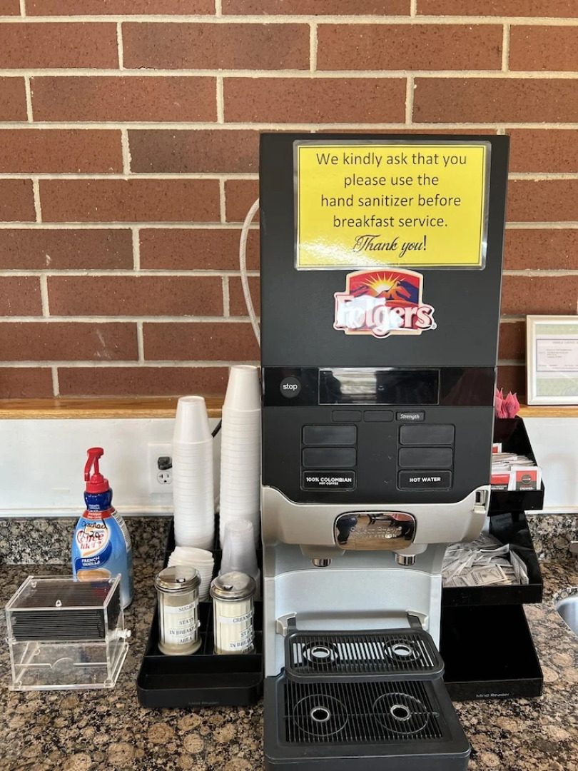 Days Inn by Wyndham Lake Point