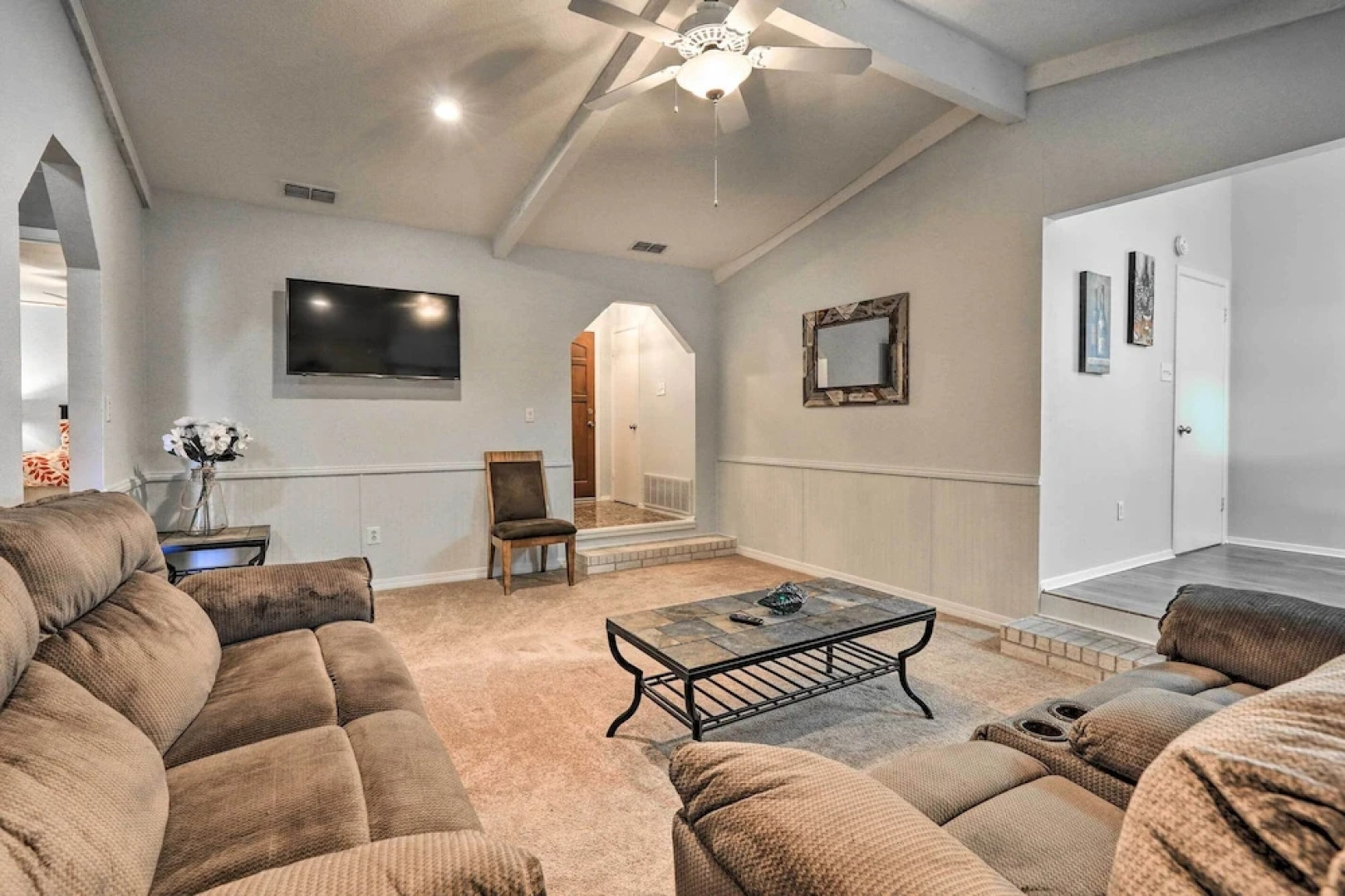Granbury Getaway w/ Lake Views: 2 Mi to Downtown!