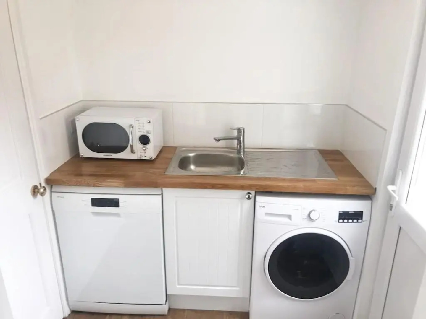 143 New Road Porthcawl