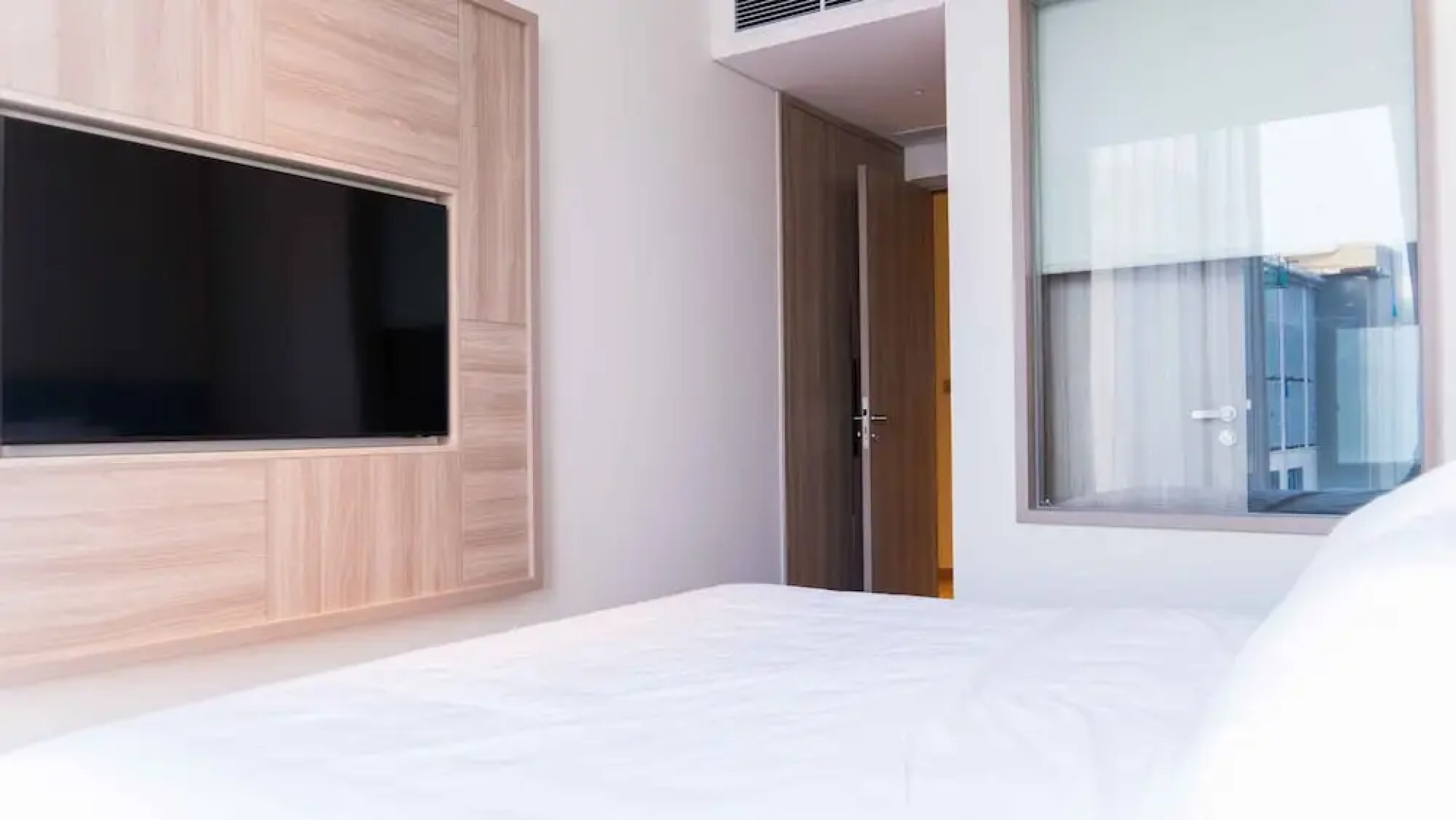 A La Carte Ha Long Bay Apartment Managed by Anstay Residence