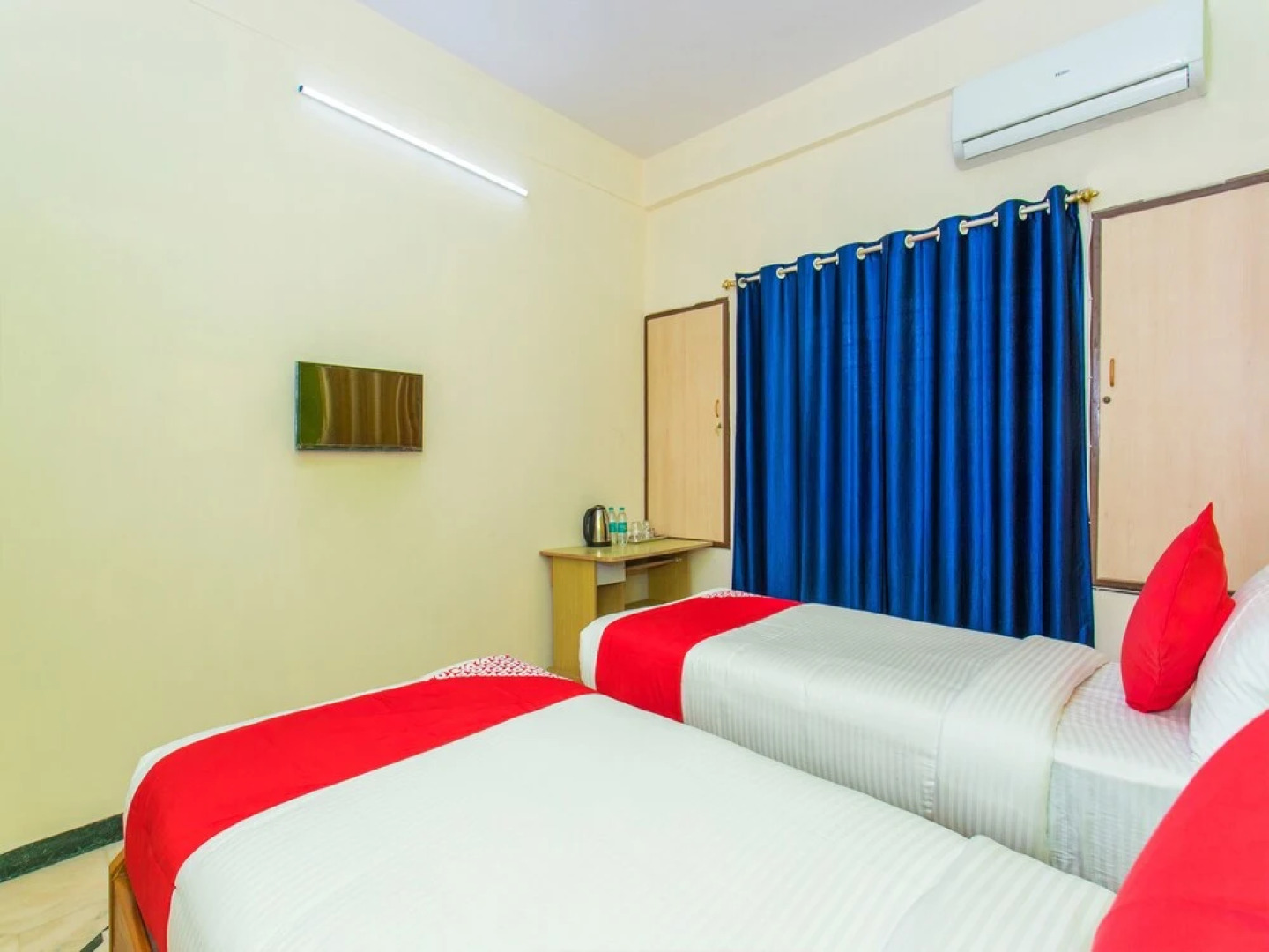 OYO 16572 Pk Suites Inn
