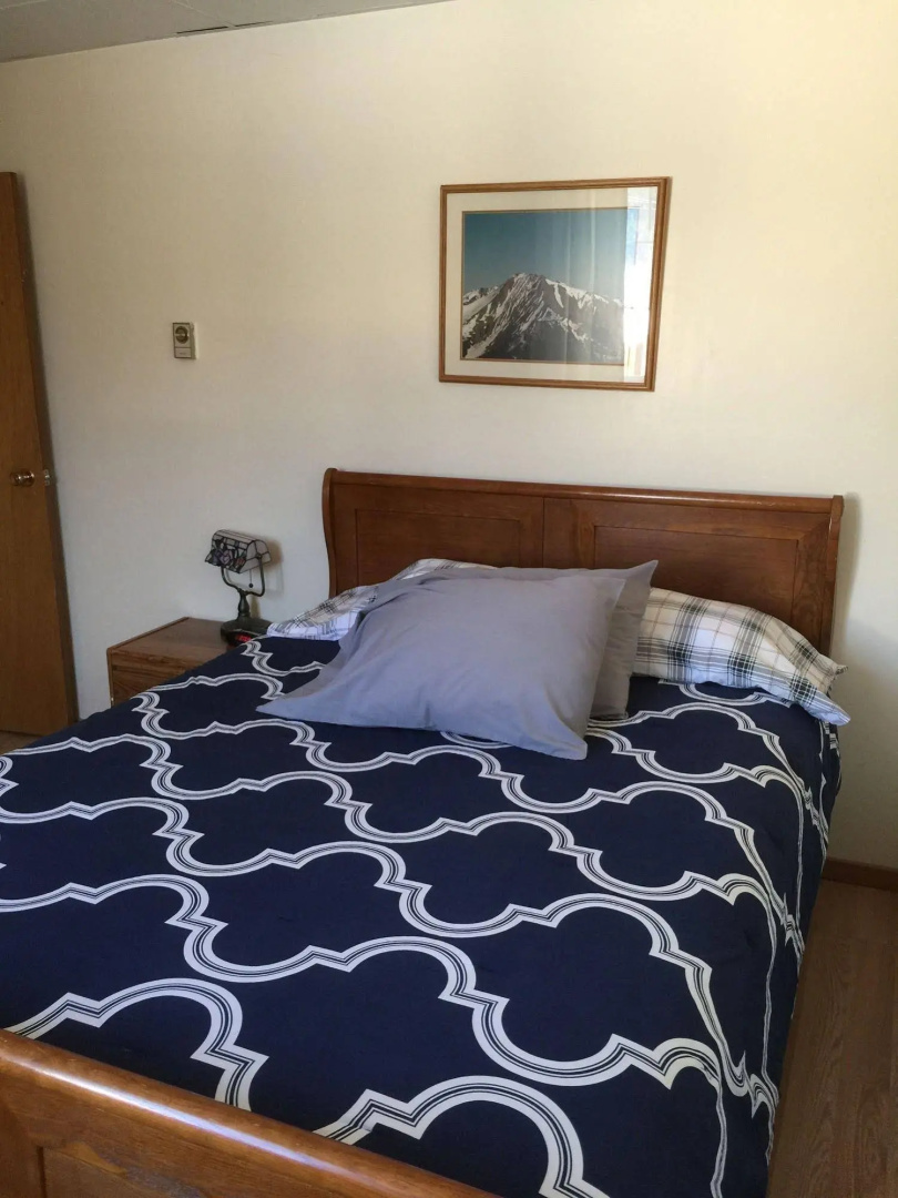 Apostoles Greek Restaurant and Vacation Rentals