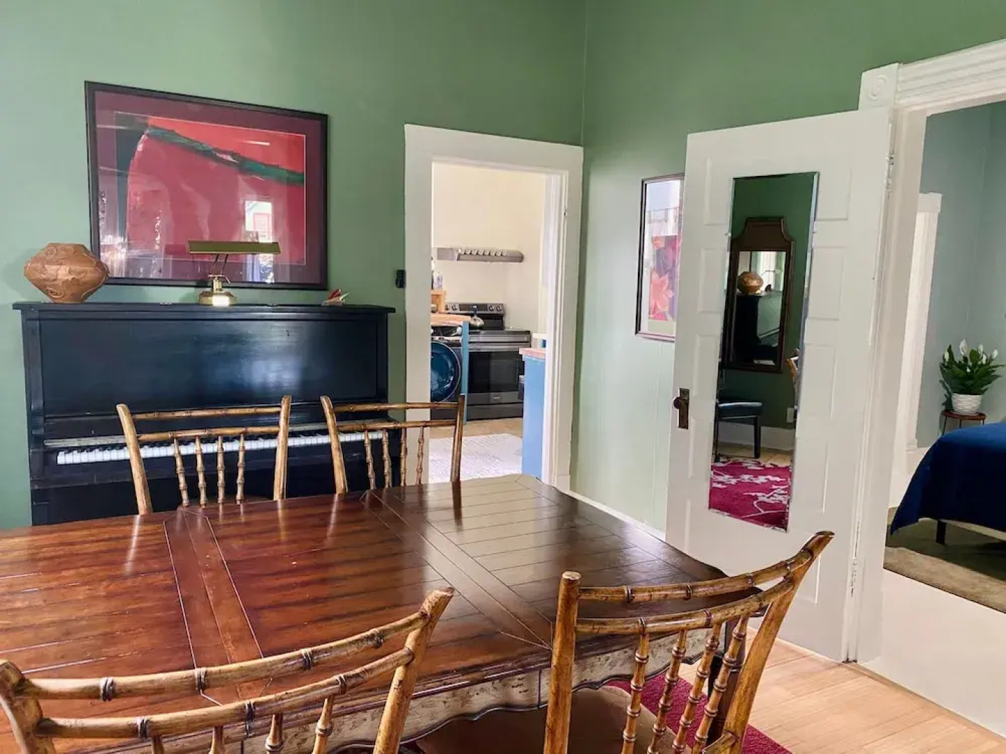 Victorian on Garden Best Location in Town