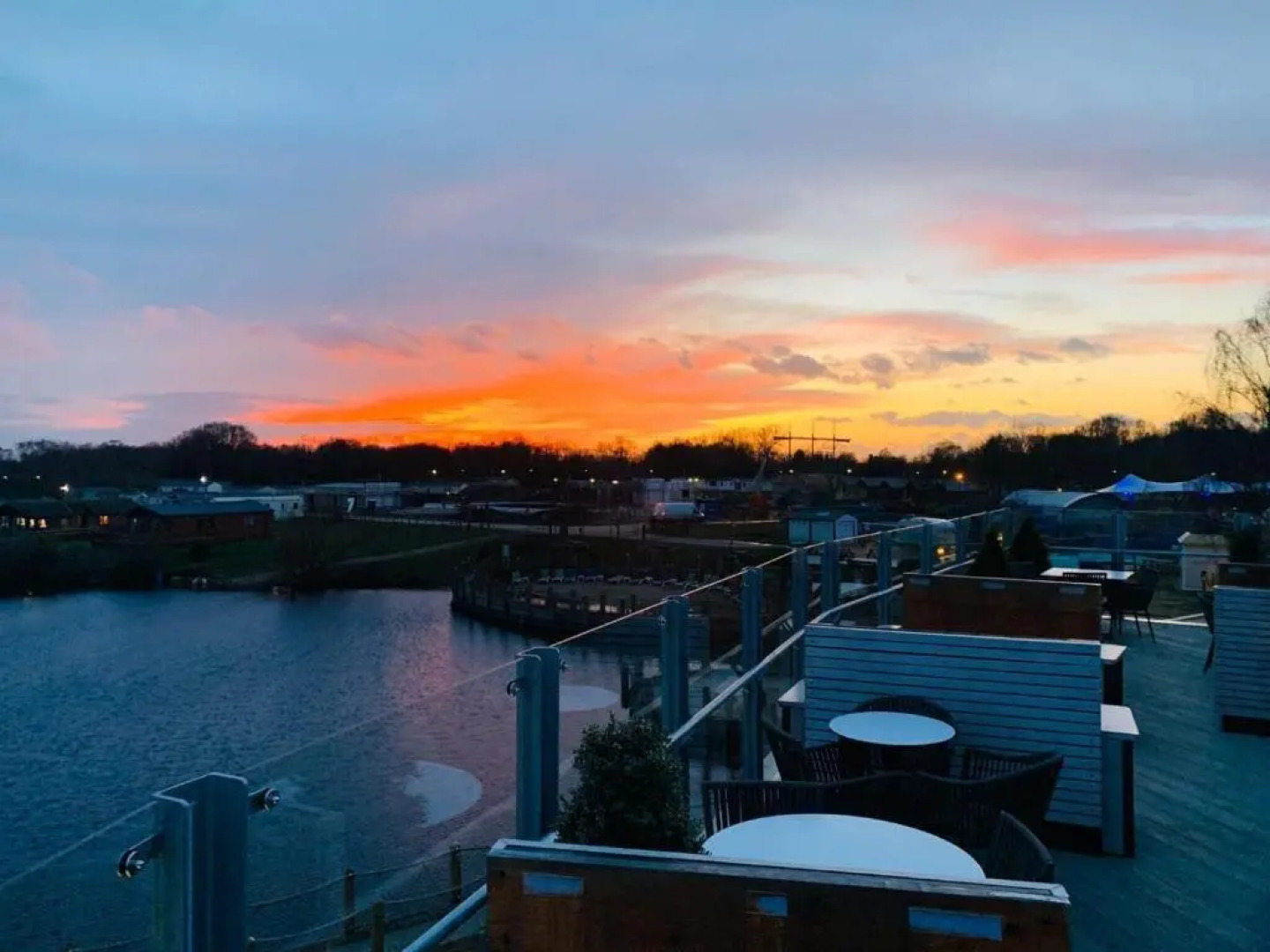 Indulgence Lakeside Lodge i2 with hot tub, private fishing peg situated at Tattershall Lakes Country Park