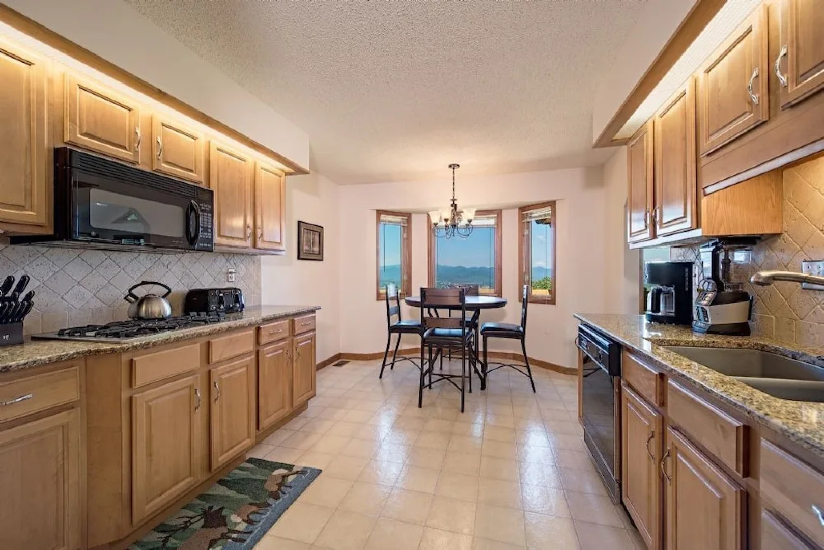 Sunset Peaks - 3 Br Home
