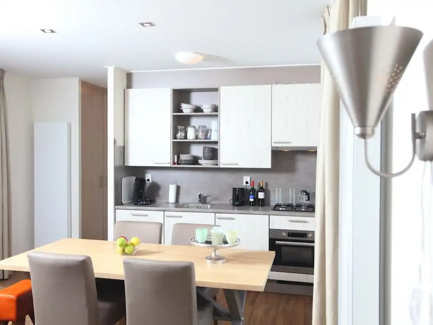 Modern Lodge With two Bathrooms, Near the Beach