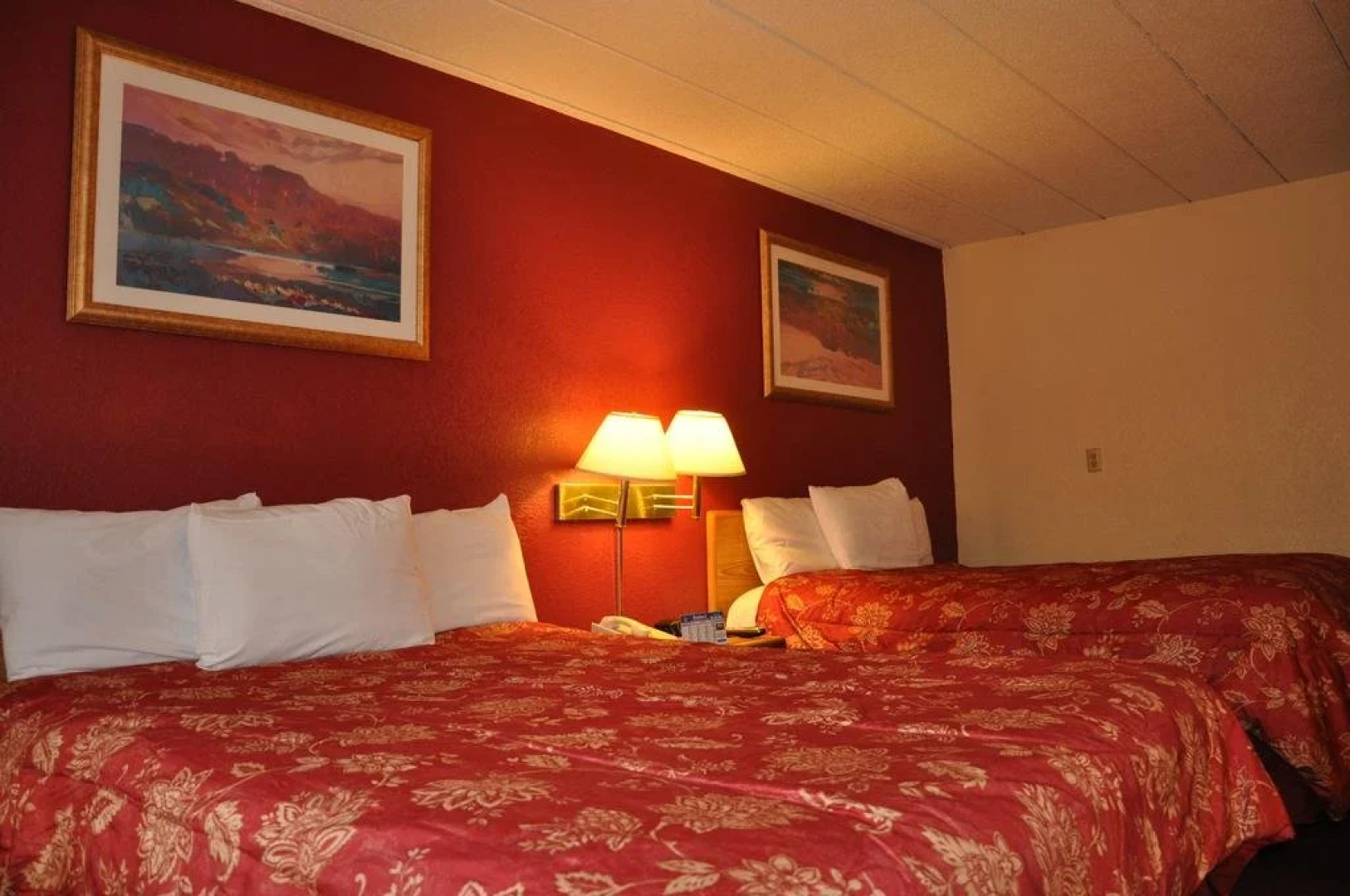 Holiday Inn Express & Suites Bloomington W Mall
