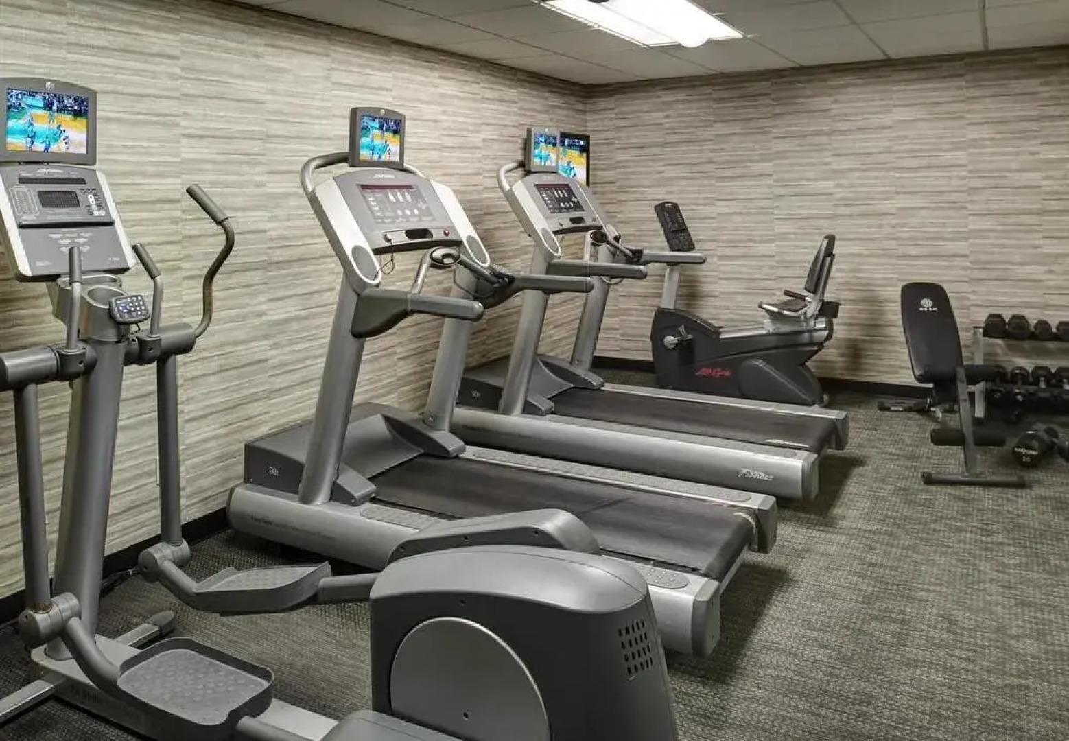 Courtyard by Marriott Milwaukee Brookfield