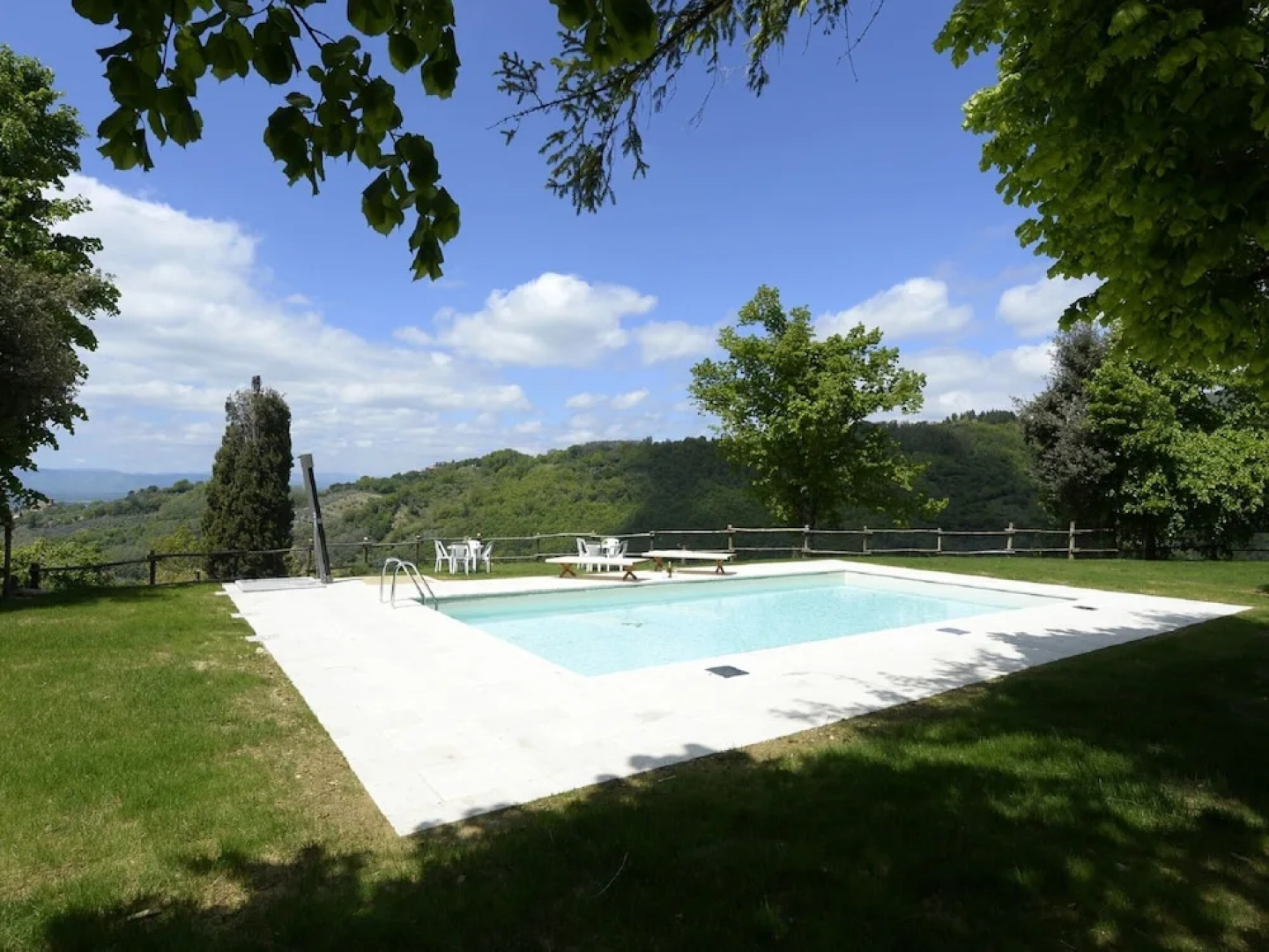 Beautiful Apartment With Garden, Patio, Pool, Barbecue