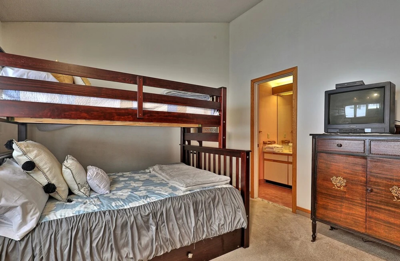 The Woods D2 Light And Airy Killington Condo Amazing Location