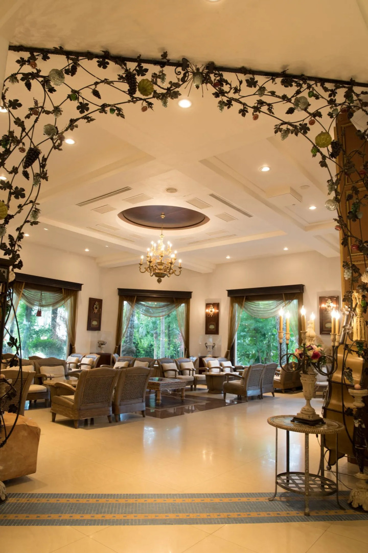 Shangrila Boutique Hotel