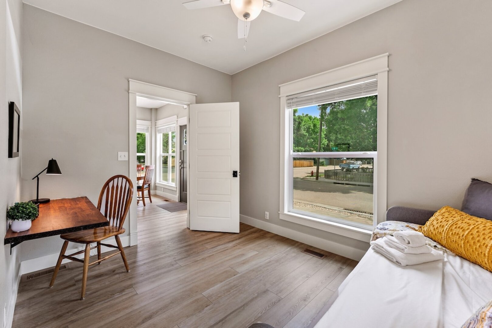 Cozy Chic Home In Downtown Loveland!