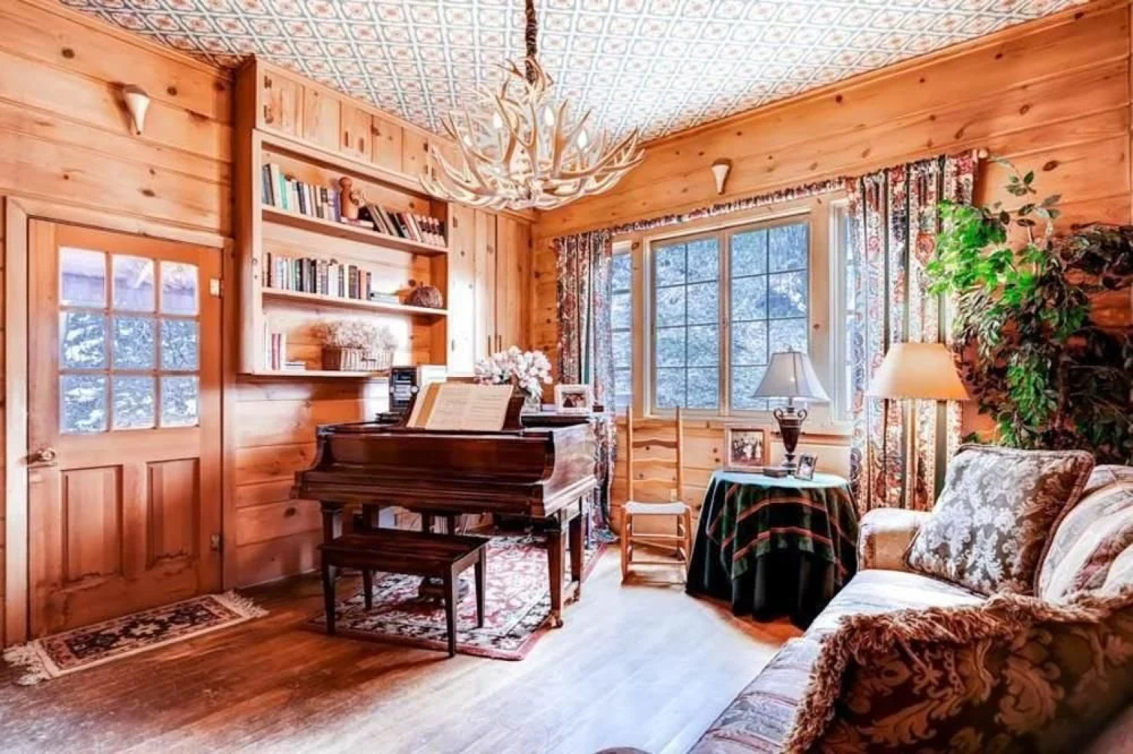 Barbee Cottage Downtown Private Home by McCartney