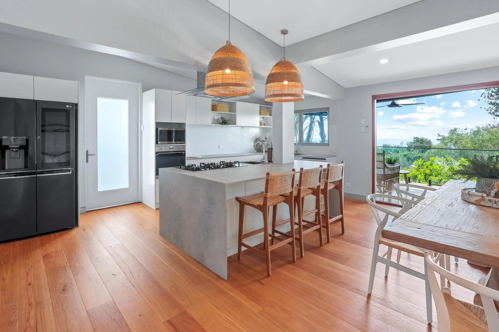 Luxe Coastal Abode, Marcus Beach