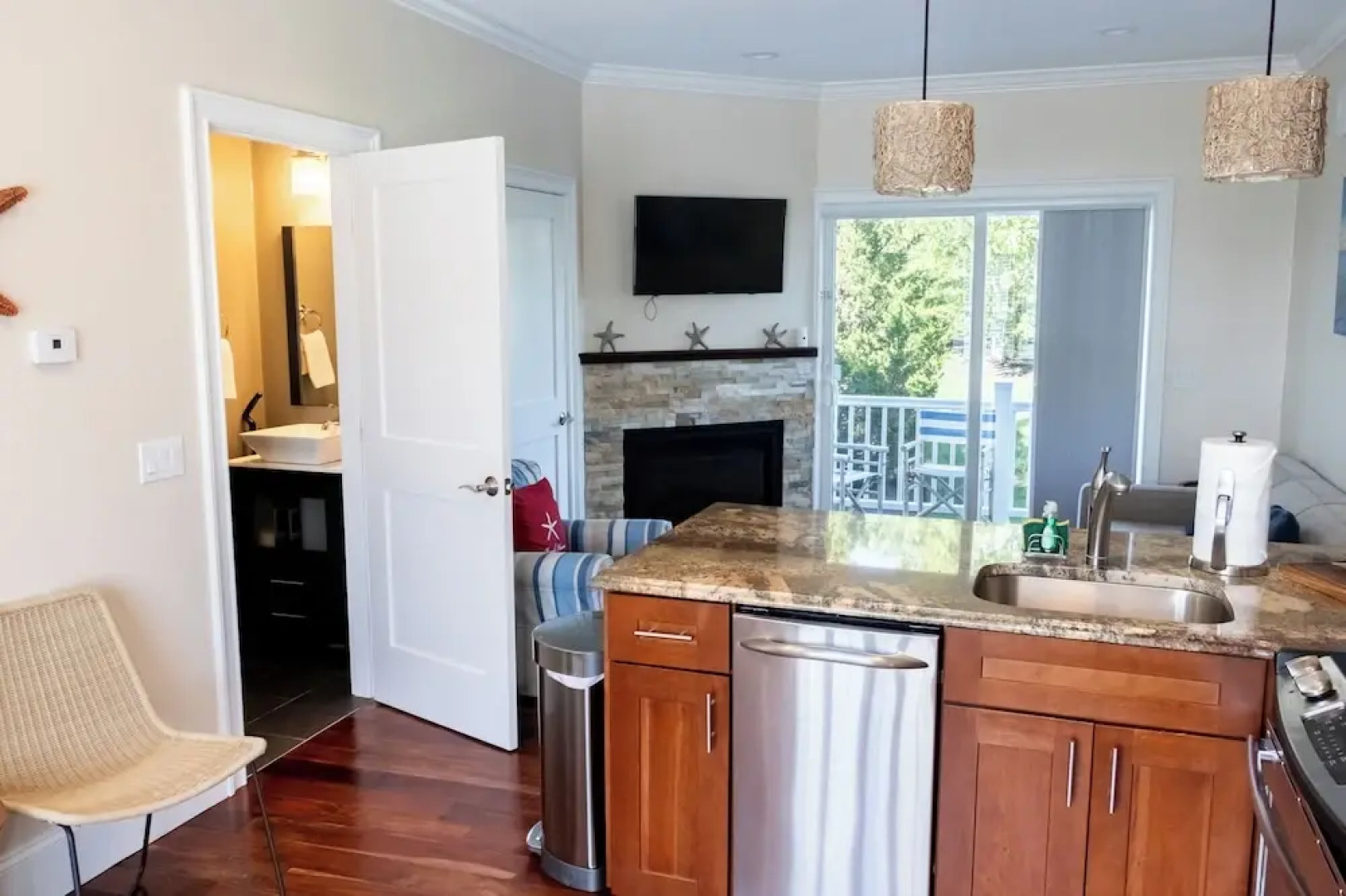 The East Island Reserve Hotel