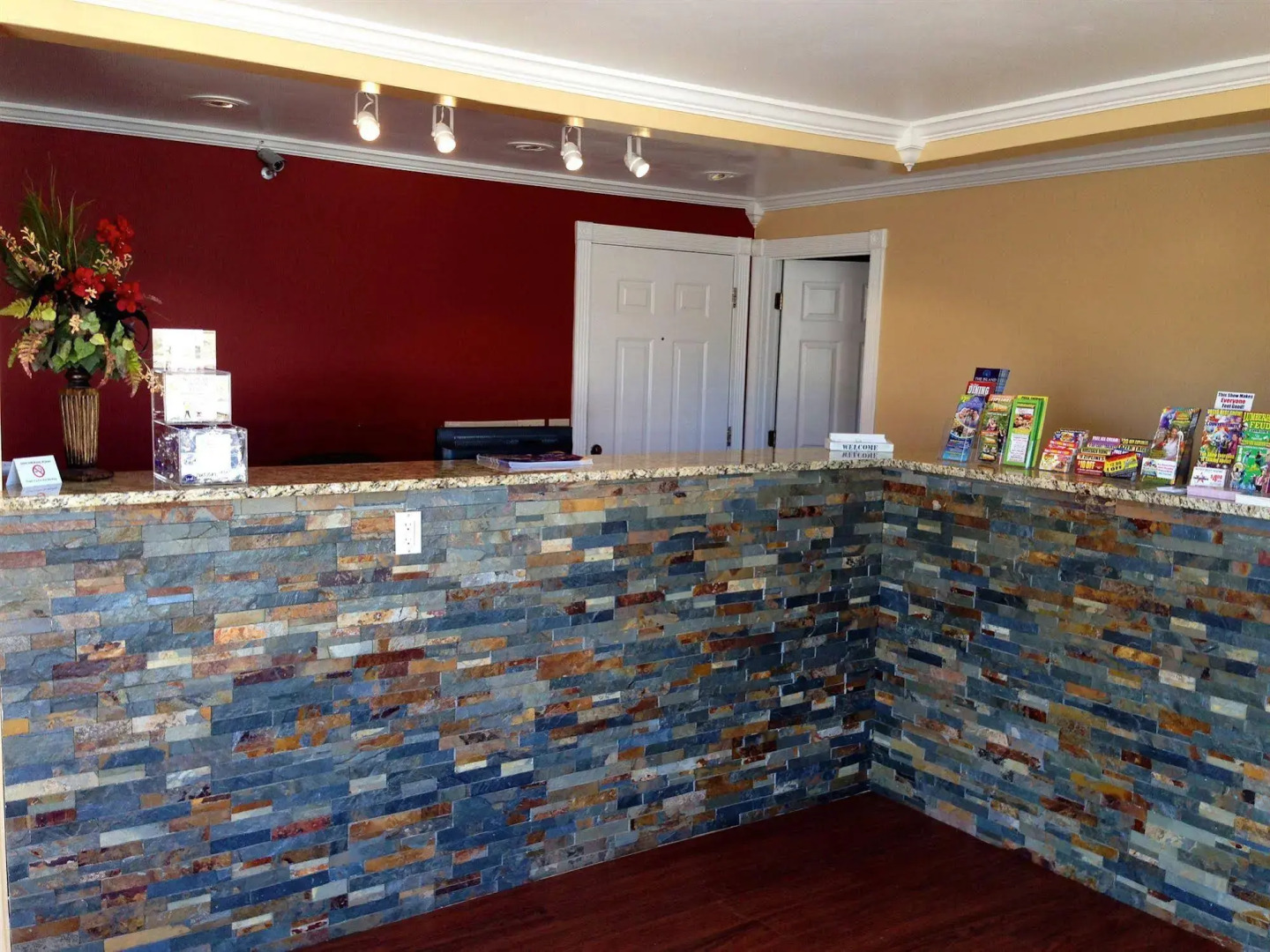 Econo Lodge Sevierville-Pigeon Forge on the River