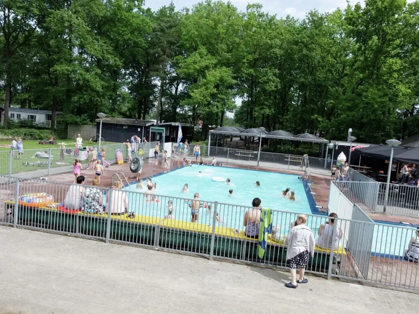 Cozy Chalet With a Porch, in Natural Surroundings