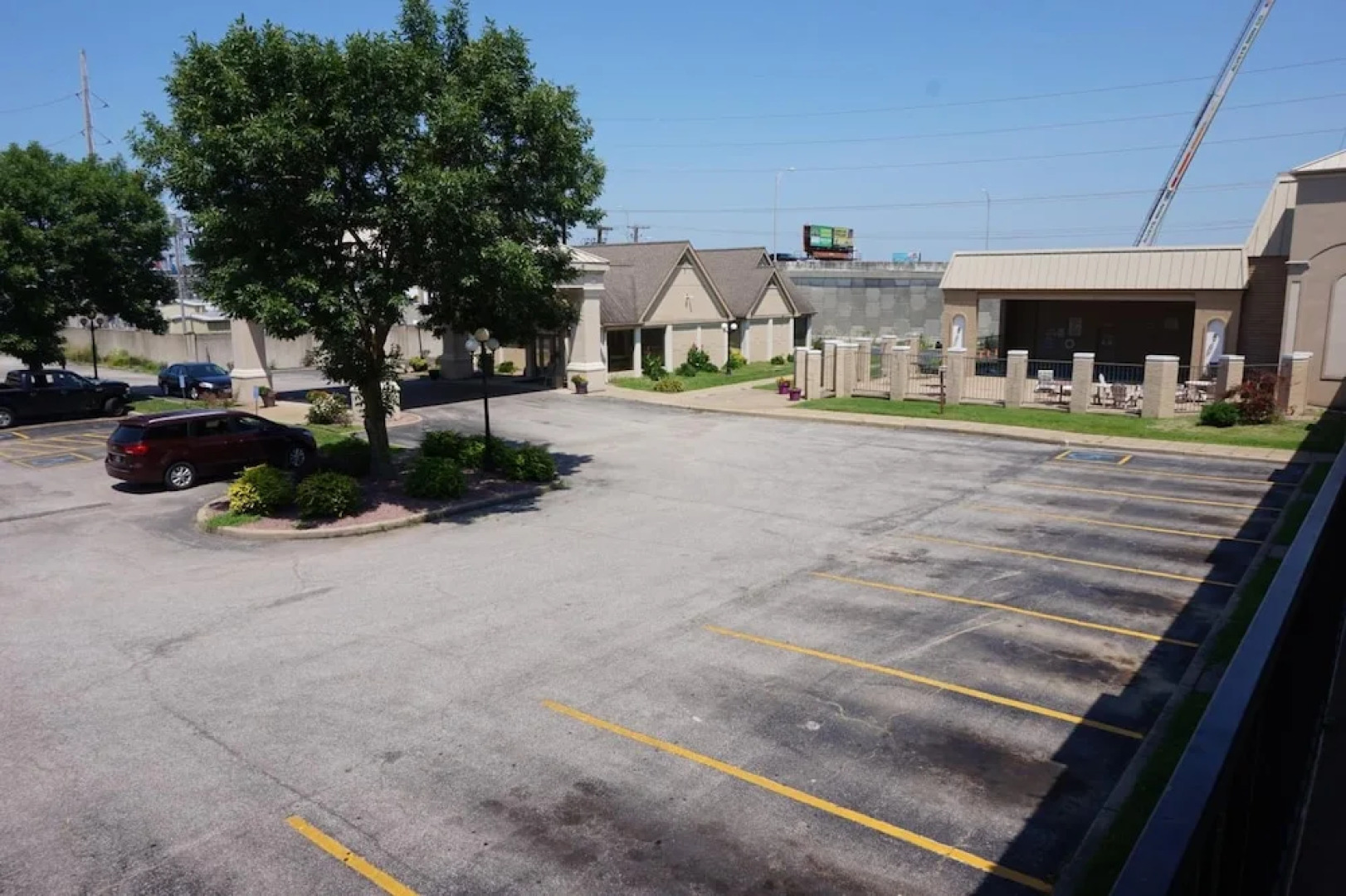 1 Life Studio and Suites