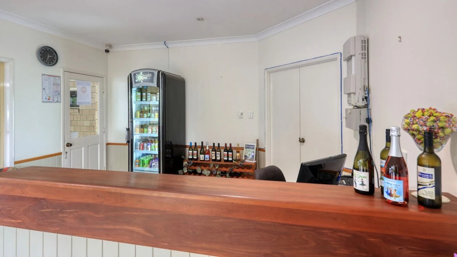 Jacaranda Country Motel