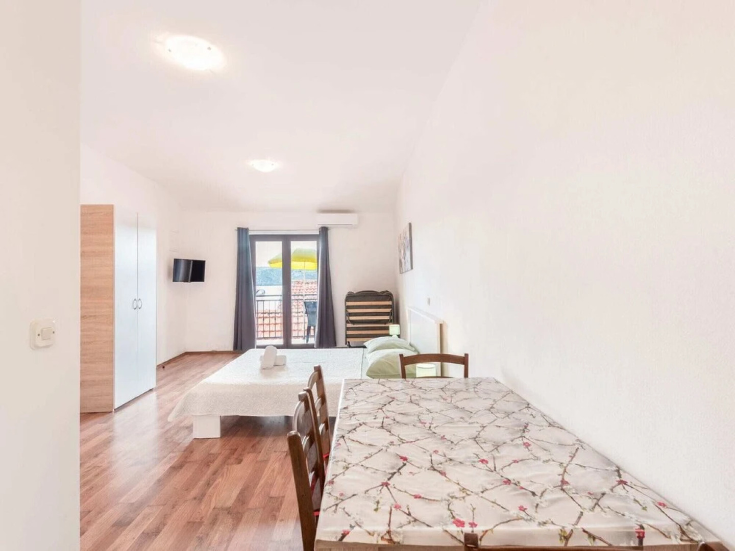 Serene Holiday Home in Posedarje near Sea