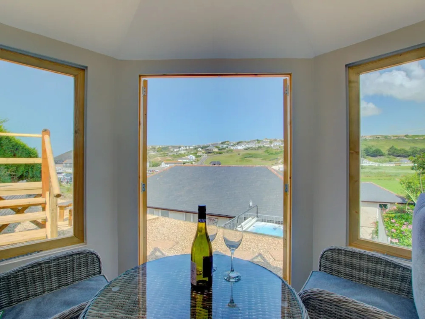 Beautiful Holiday Home in Mawgan Porth With Garden