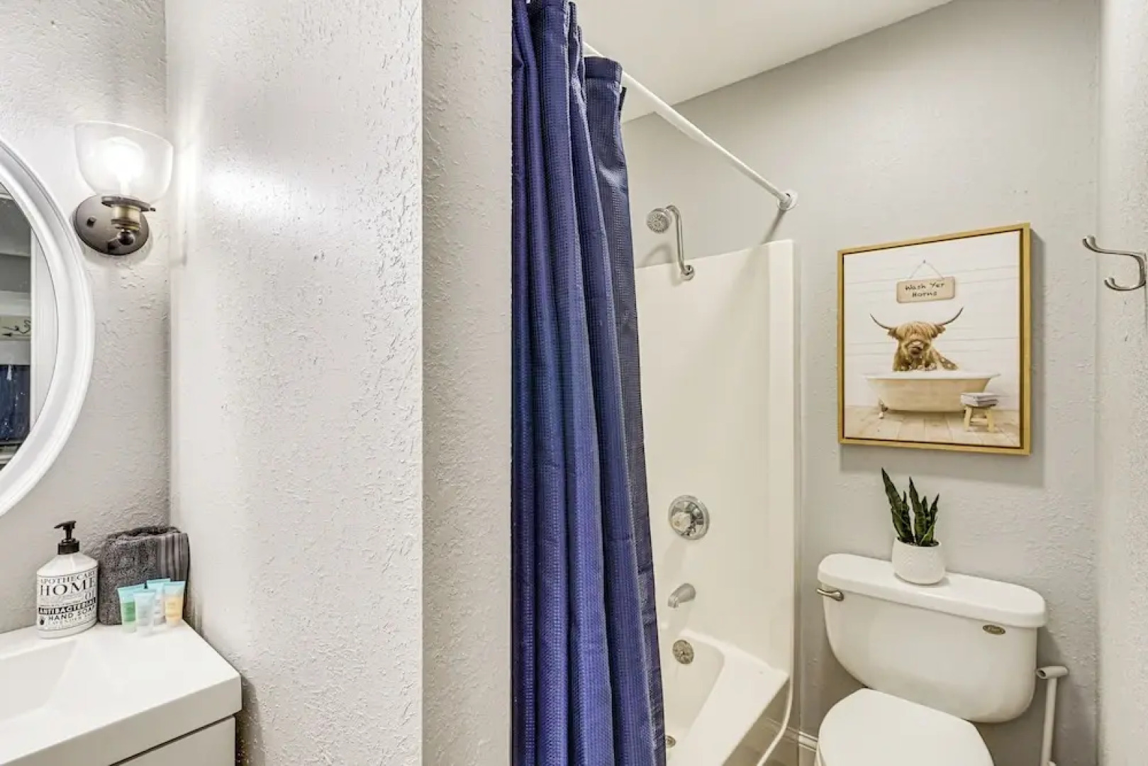 Waterfront Yard, Dock + Game Room: Linn Creek Home