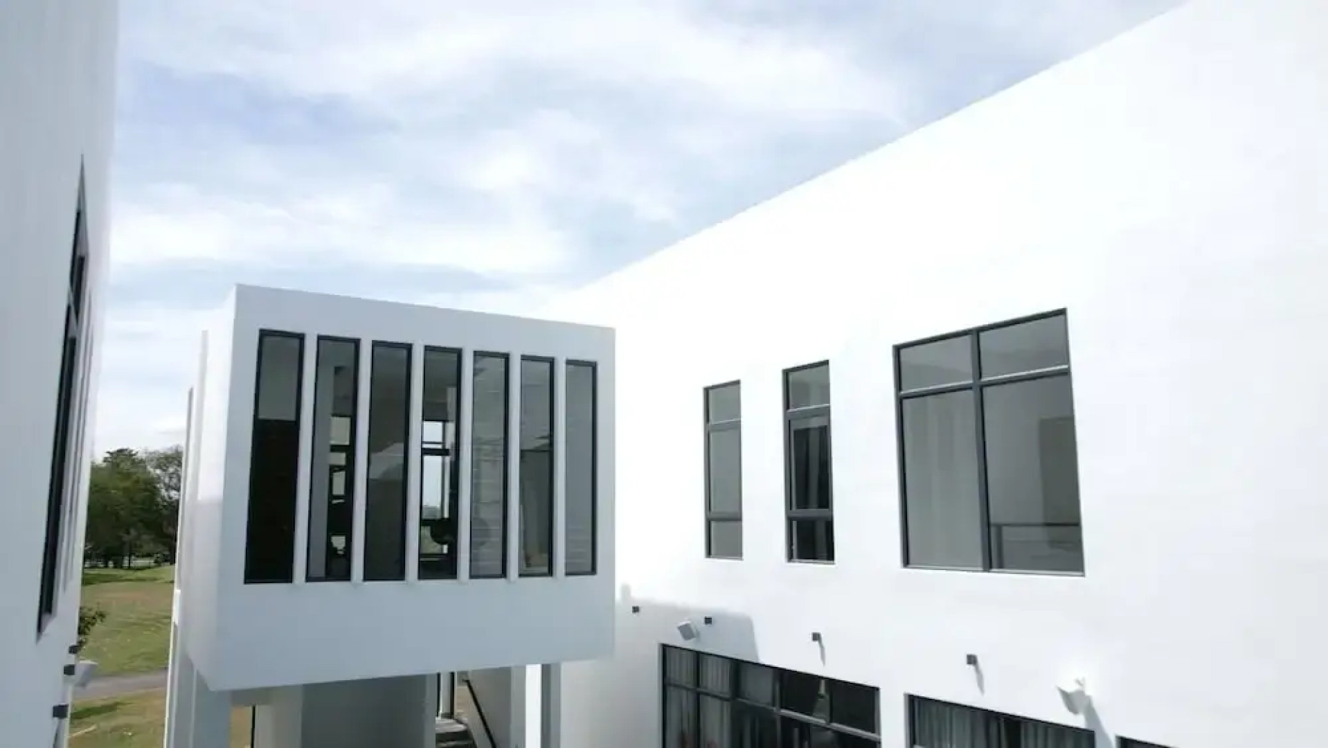 The Dahlias Luxury Residence