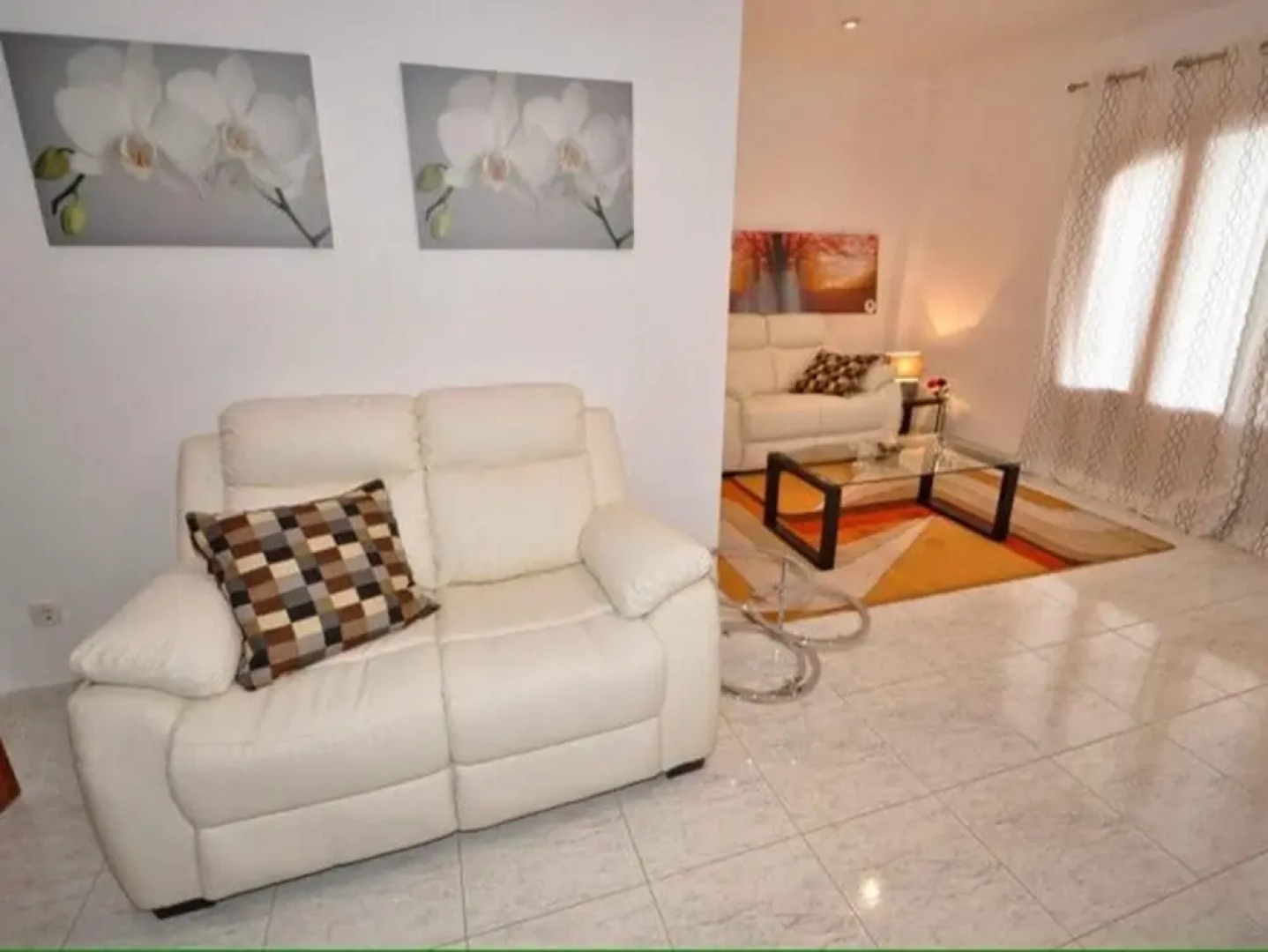 Llubi Pool and Views