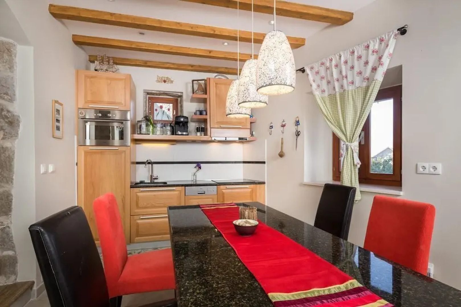 Holiday Home Secret Garden