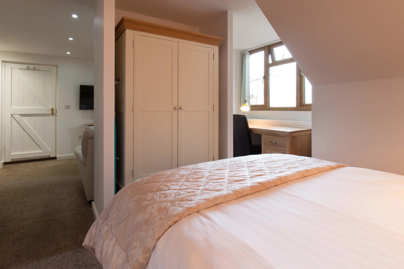 Hamble Retreat House and Luxury Studios