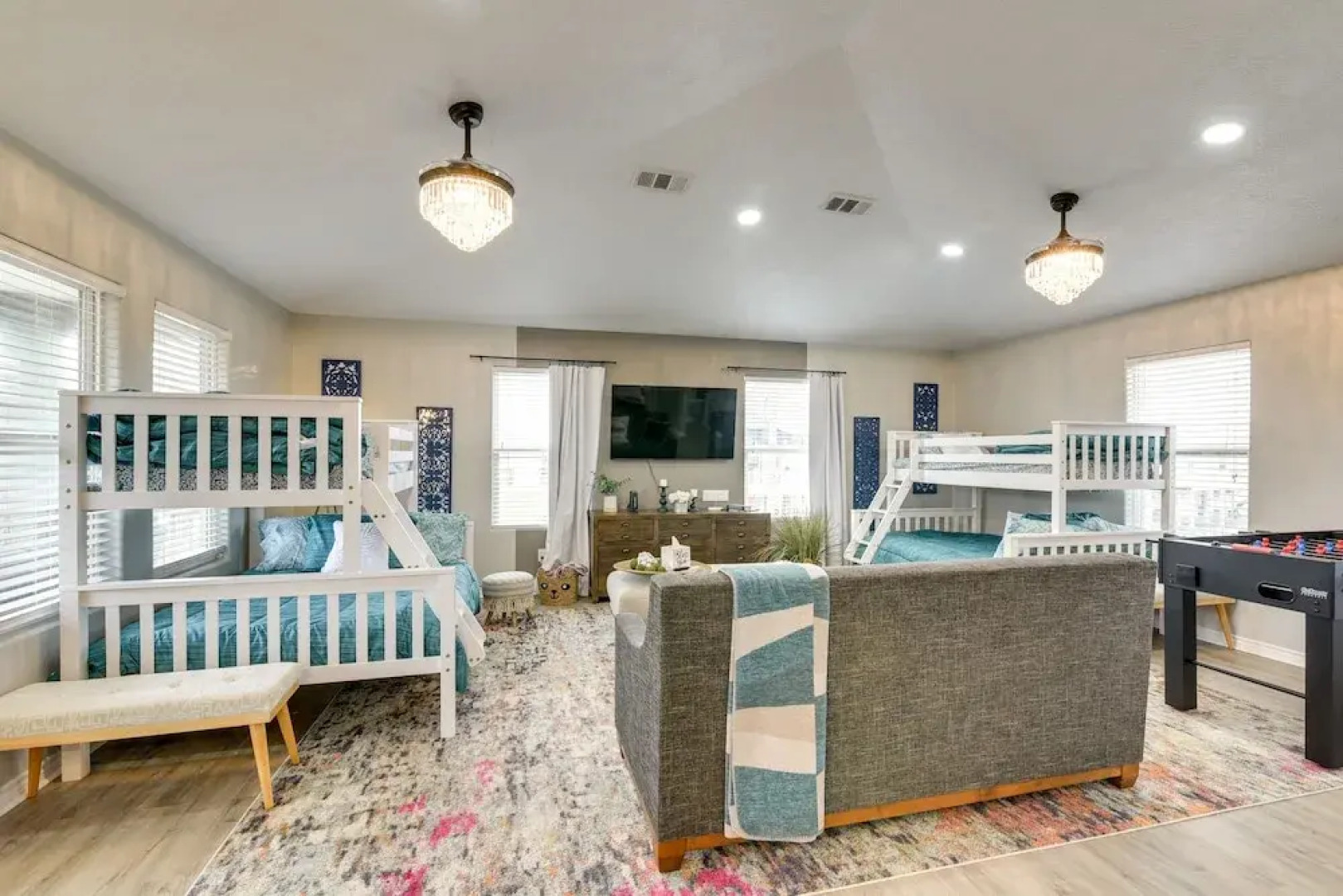 Chic Crystal Beach Home w/ Deck: Walk to the Ocean