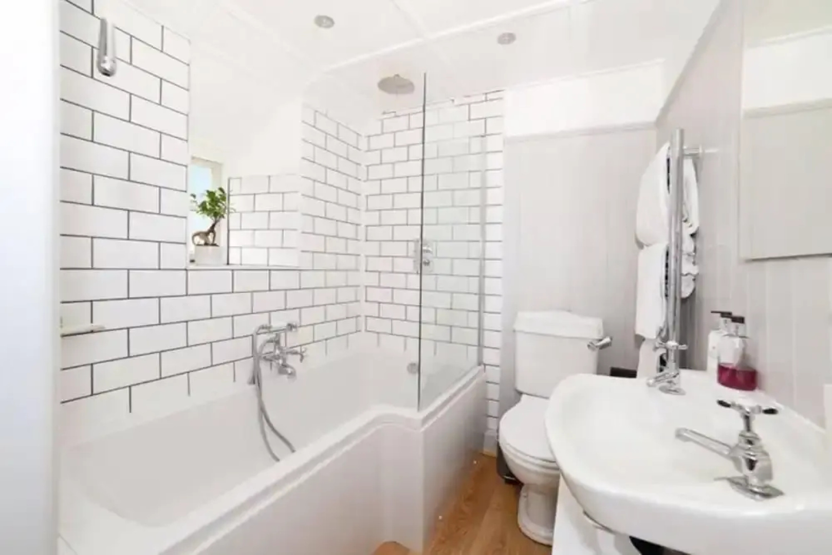 2 Bedroom Cottage - Sleeps 4 - Wifi, Fireplace