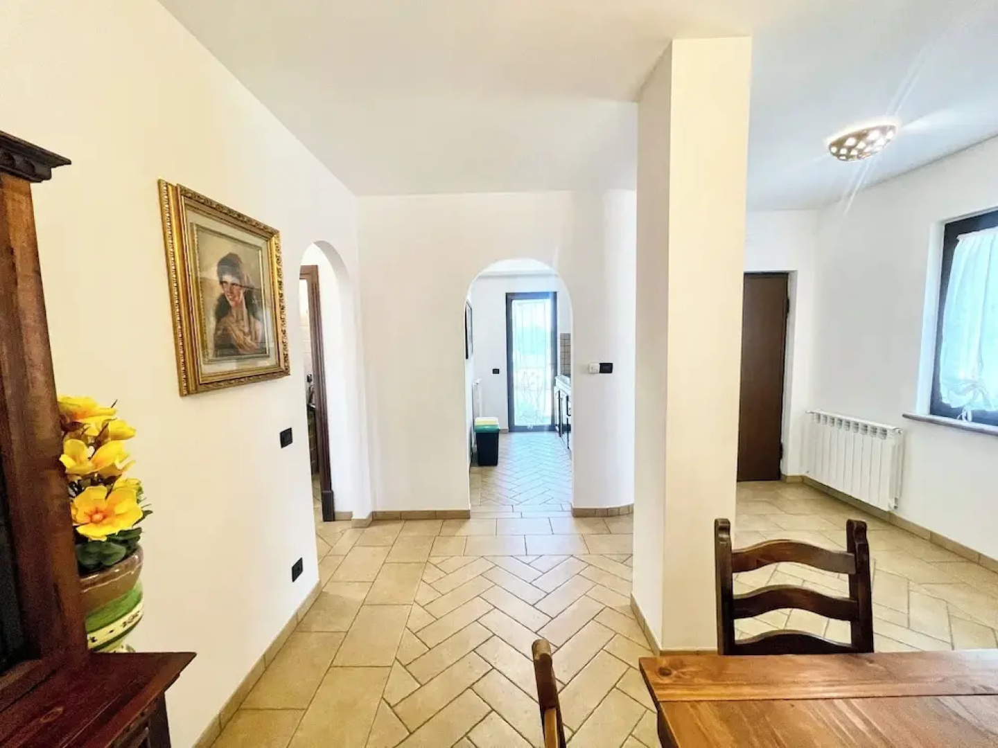 Charming Villa in Umbria - Sleeps 16 - Lake View - Pool, Jacuzzi and Events Room