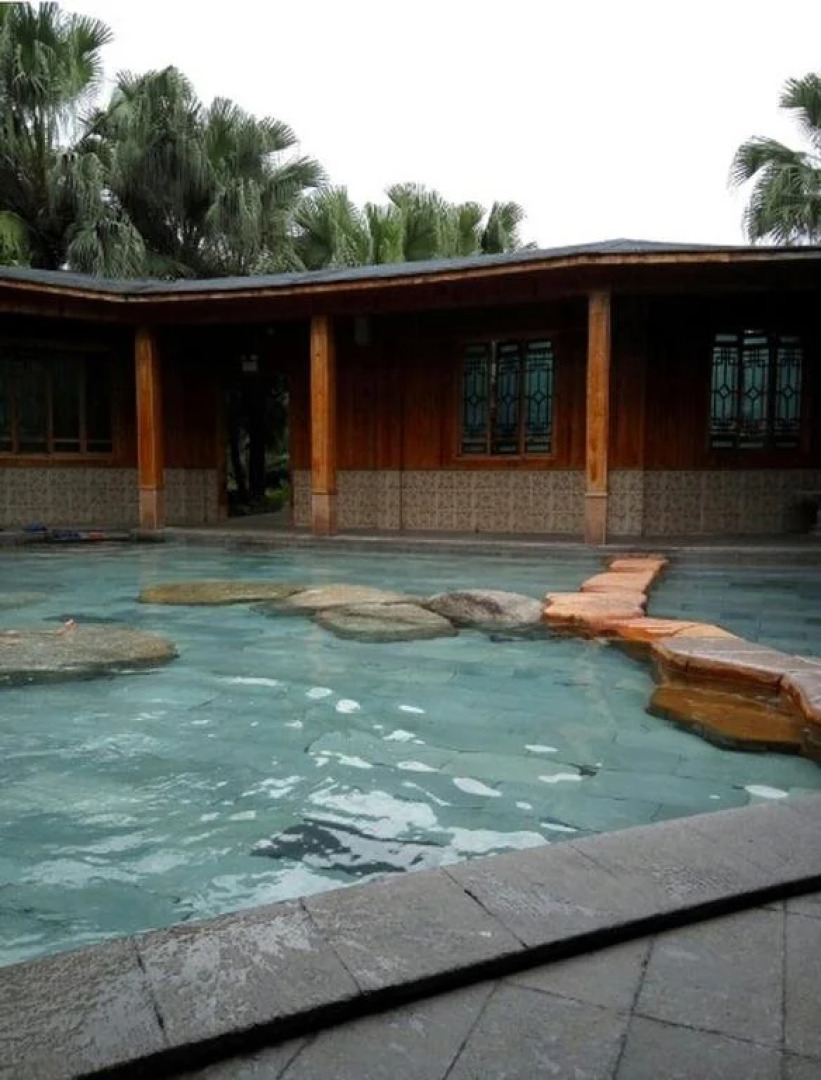 Golden Shuitai Hot Spring