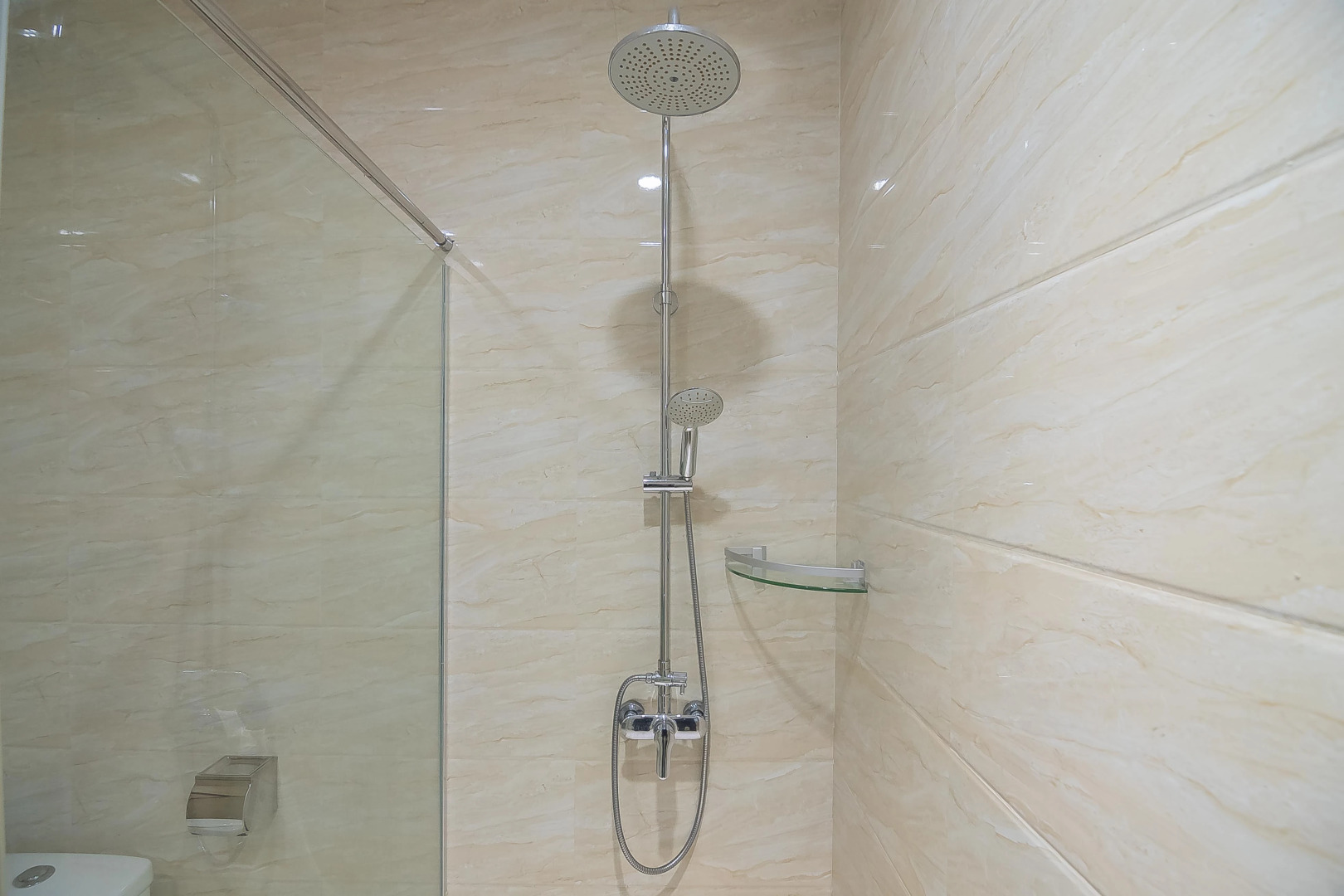 RedDoorz Premium near Grand Batam Mall